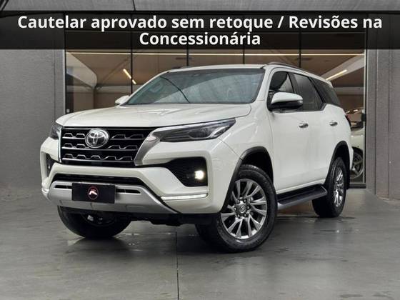 TOYOTA HILUX SW4 2.8 D-4D TURBO DIESEL SRX 7L 4X4 AUTOMÁTICO TOYOTA HILUX SW4 2.8 D-4D TURBO DIESEL SRX 7L 4X4 AUTOMÁTICO